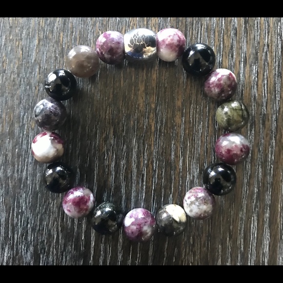 CSL Presents The “Heart Guard” Piece - Picture 3 of 3